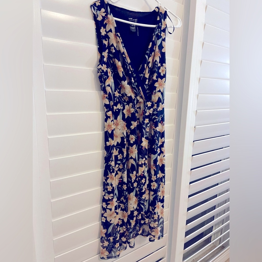 Navy blue floral dress 🌸